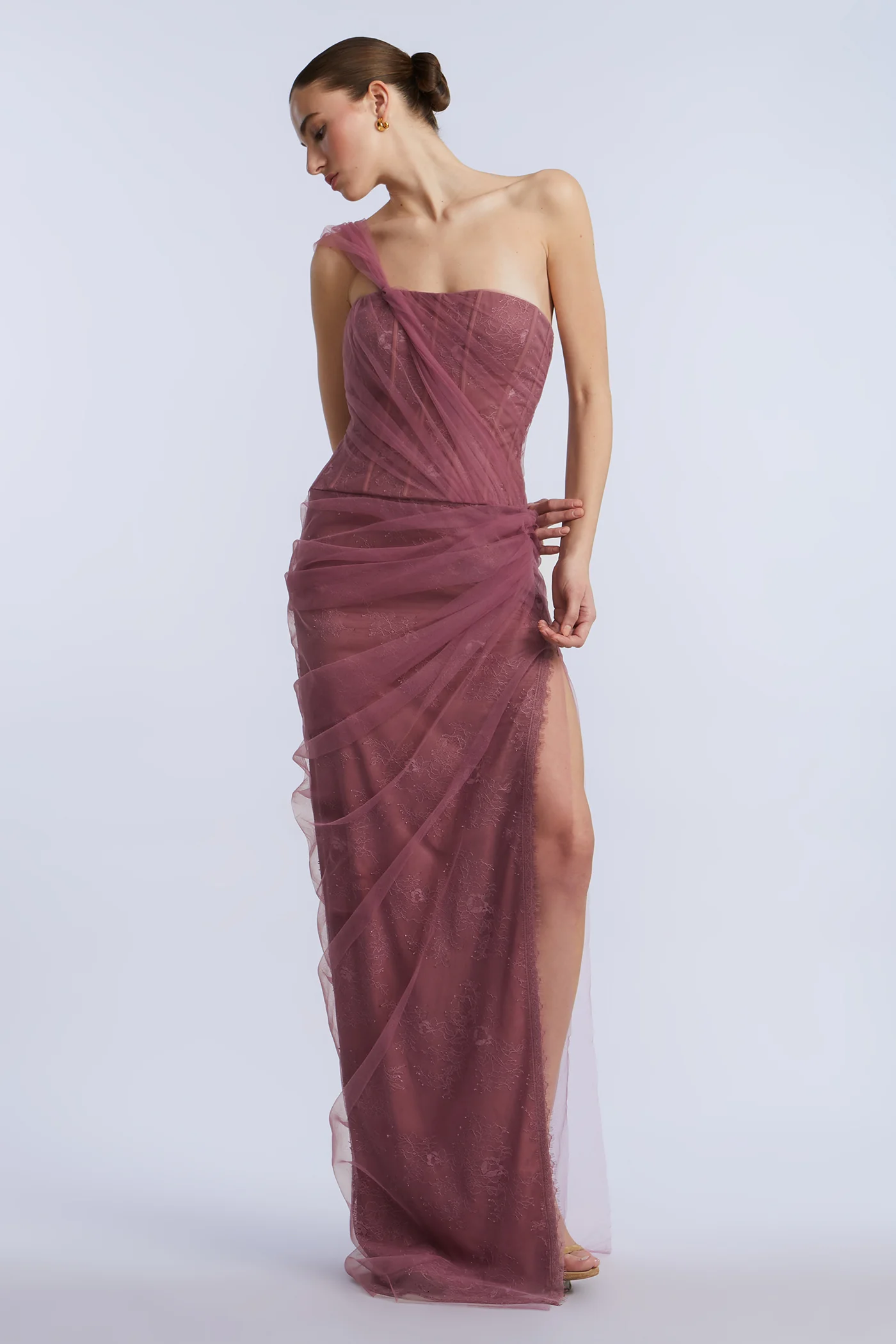 Tulle & Lace Gown - Builderot